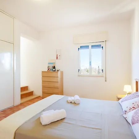 Luxury Air-conditioned Sleeps 10 Torre Lapillo