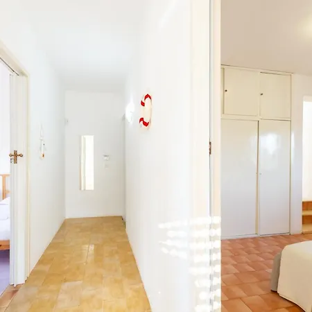 Villa Luxury Air-conditioned Sleeps 10 Torre Lapillo